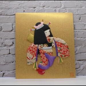 Vibrant Japanese Geisha Artwork - Decorative Wall Hanging